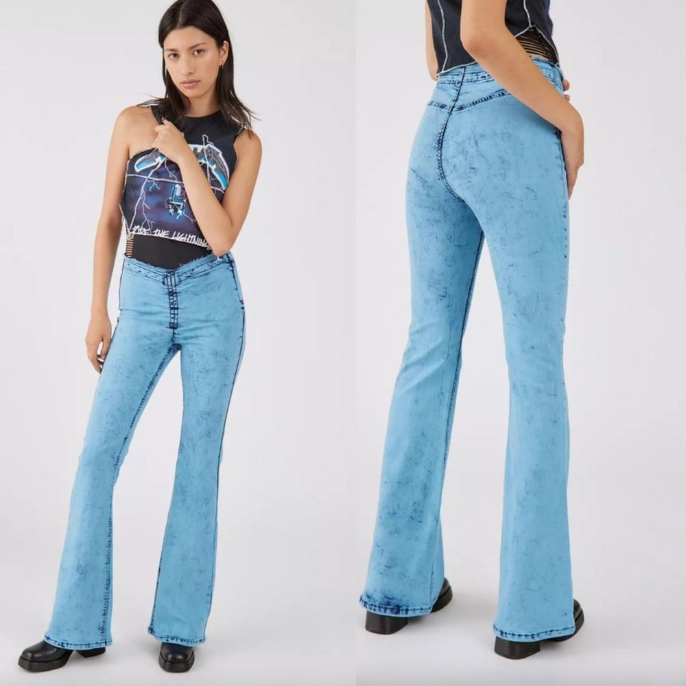 Urban Outfitters BDG Ruched V-Front Dipped Flare Jean